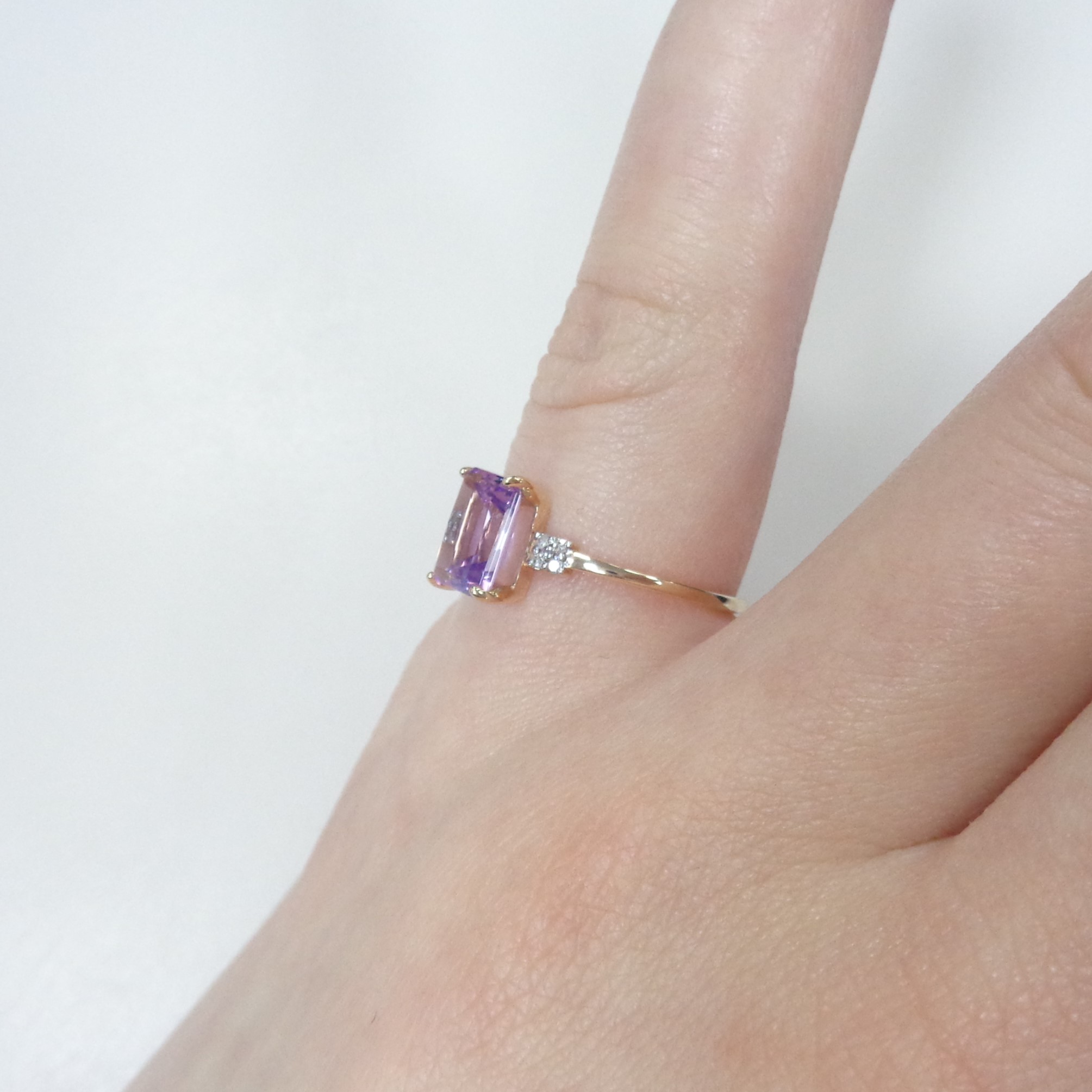 Кольцо из золота с аметистом